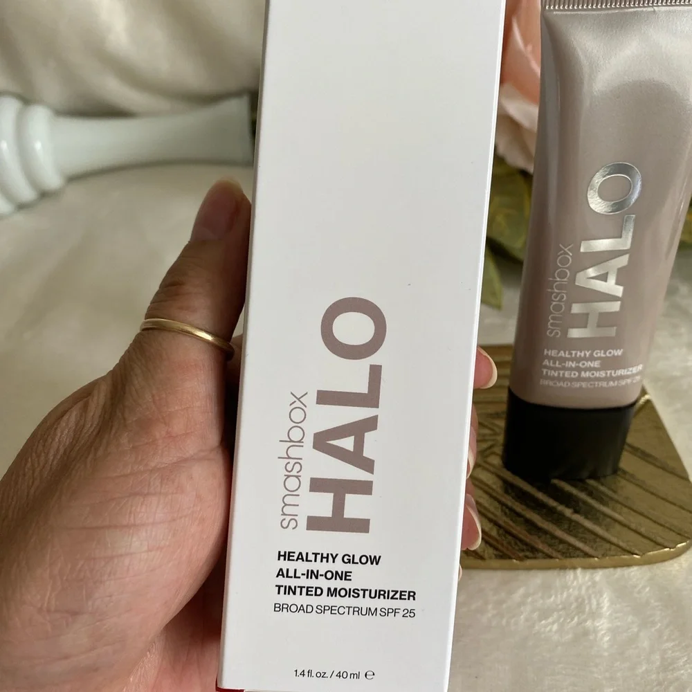 Smashbox Halo Tinted Moisturizer - Dark